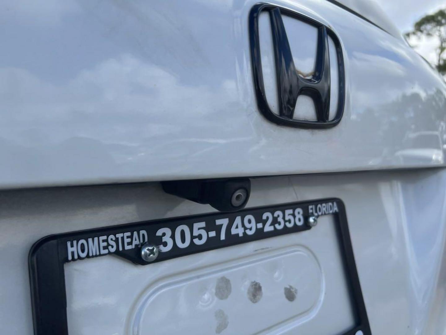 2016 White Diamond Pearl /Beige Honda Pilot EX-L (5FNYF5H57GB) with an 3.5L V6 24V SOHC i-VTEC engine, Automatic transmission, located at 27610 S Dixie Hwy, Homestead, FL, 33032, (305) 749-2348, 25.510241, -80.438301 - Photo#22