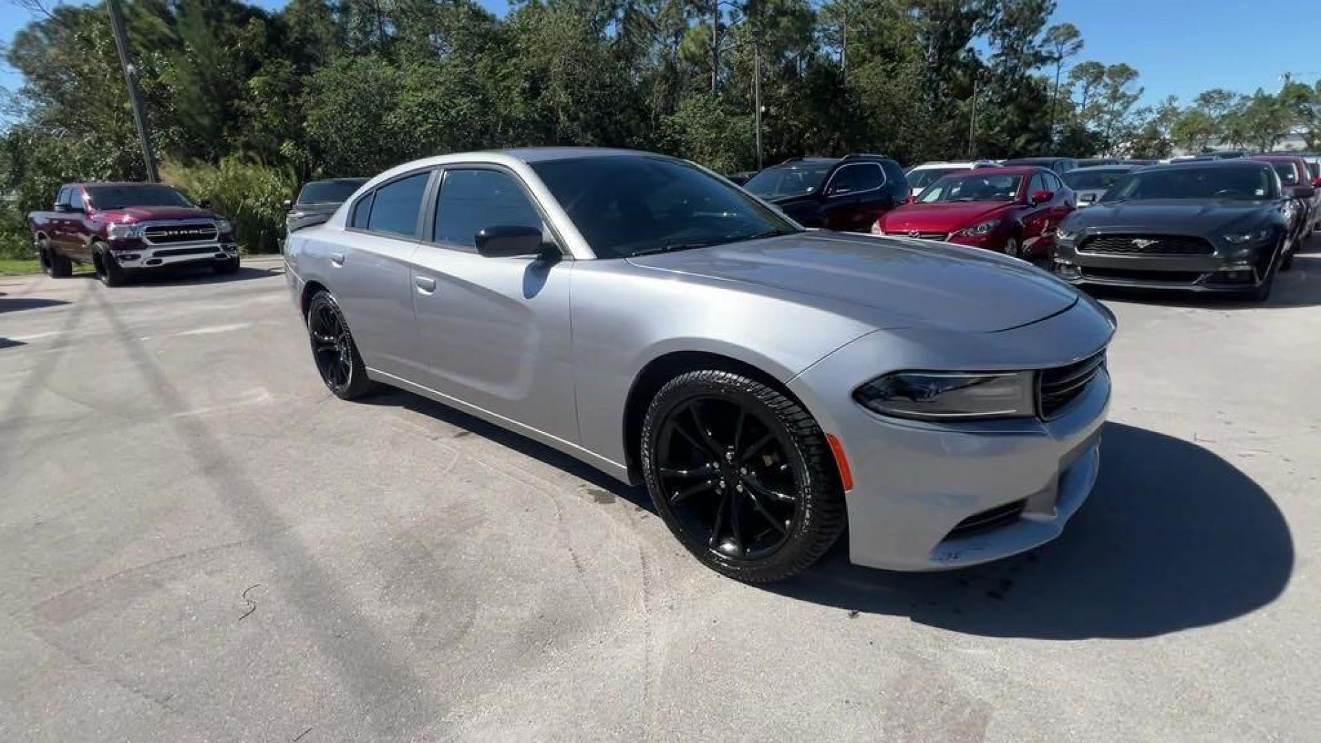 2016 Billet Silver Metallic Clearcoat /Black Dodge Charger SXT (2C3CDXHG4GH) with an 3.6L 6-Cylinder SMPI DOHC engine, Automatic transmission, located at 27610 S Dixie Hwy, Homestead, FL, 33032, (305) 749-2348, 25.510241, -80.438301 - Photo#6