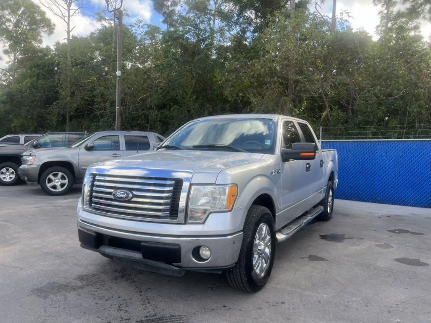 2010 Ingot Silver /Medium Stone/Stone Ford F-150 (1FTEW1C87AF) with an 4.6L V8 EFI 24V engine, Automatic transmission, located at 27610 S Dixie Hwy, Homestead, FL, 33032, (305) 749-2348, 25.510241, -80.438301 - Photo#1