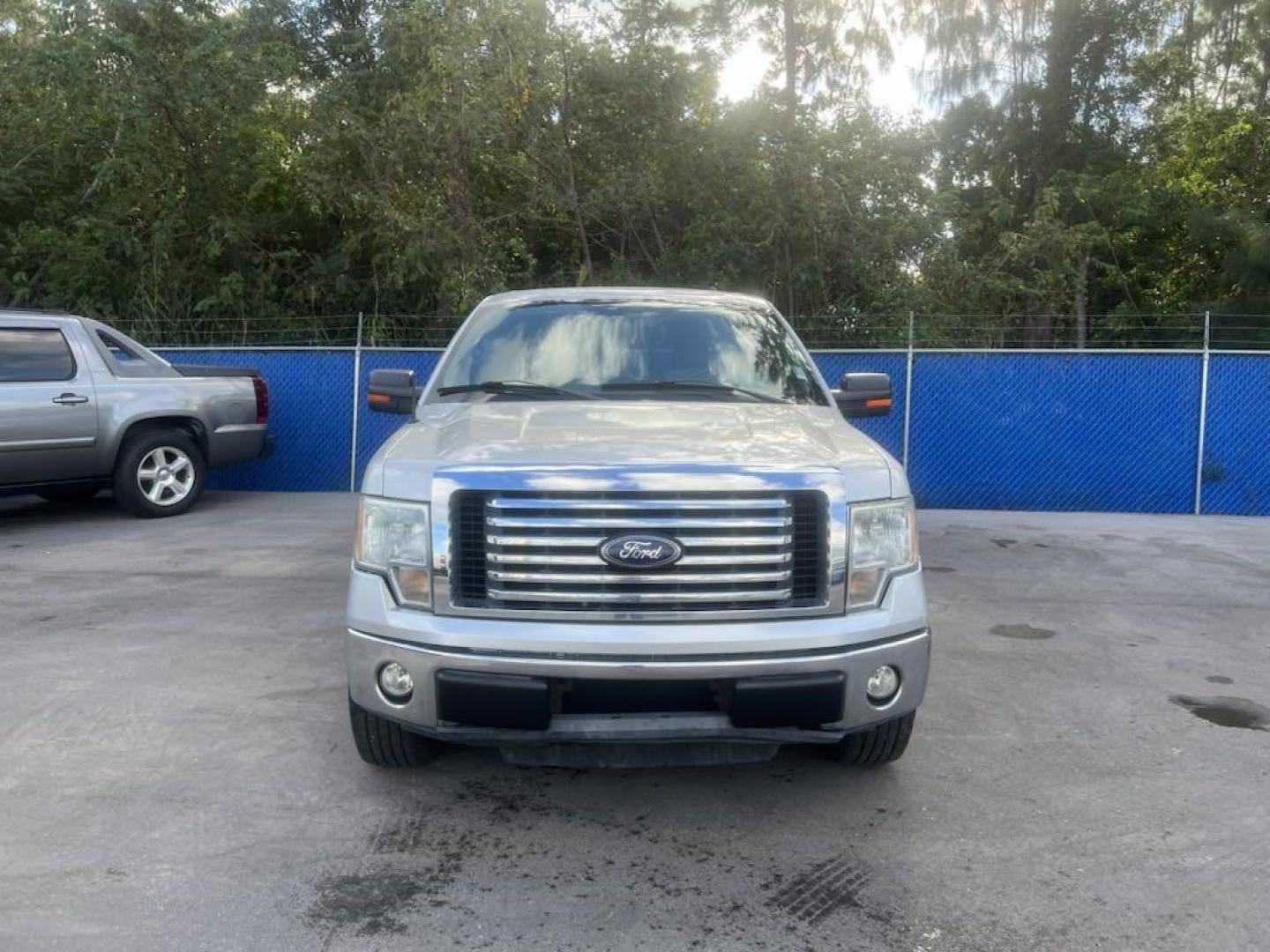 2010 Ingot Silver /Medium Stone/Stone Ford F-150 (1FTEW1C87AF) with an 4.6L V8 EFI 24V engine, Automatic transmission, located at 27610 S Dixie Hwy, Homestead, FL, 33032, (305) 749-2348, 25.510241, -80.438301 - Photo#5
